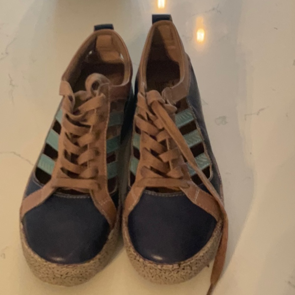 L’Artiste Spring Step Porsche Open Side Leather Tennis Shoe